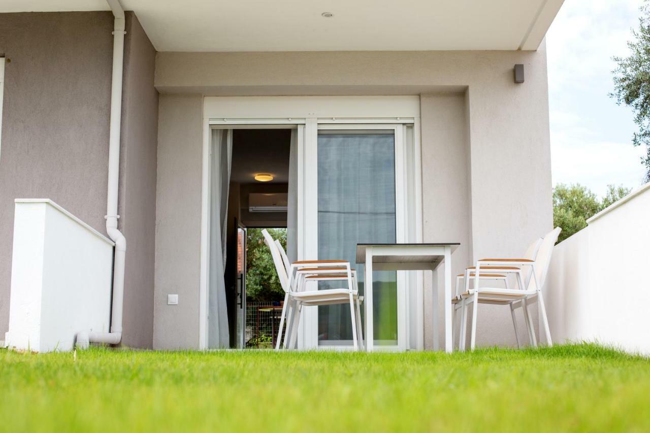The Papoutsakis Apartments Nikiti  Exterior foto