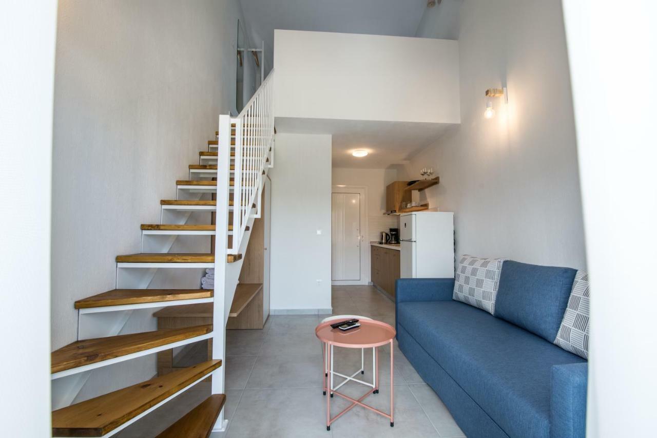 The Papoutsakis Apartments Nikiti  Exterior foto